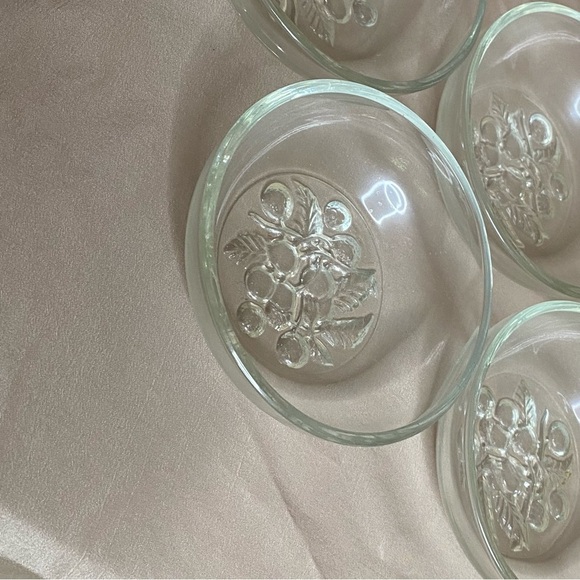 Set of 4 Shallow Dessert Bowls - Picture 5 of 9